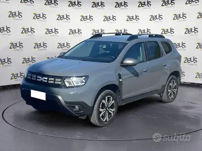 Usado Dacia Duster Journey 100 CV (73 kW) 2023 Gris SUV