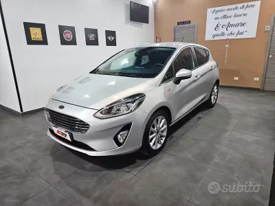 Usata Ford Fiesta Titanium 75 CV (55 kW) 2019 Grigio Utilitaria