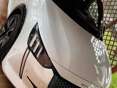 Usata Peugeot 208 GT-line 120 CV (88 kW) 2023 Bianco Utilitaria