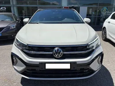 Usata VW Taigo R-line 110 CV (80 kW) 2023 Beige SUV