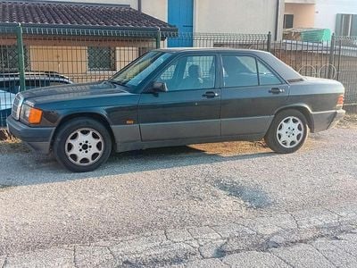 Usata Mercedes 190 109 CV (80 kW) 1992 Nero Berlina