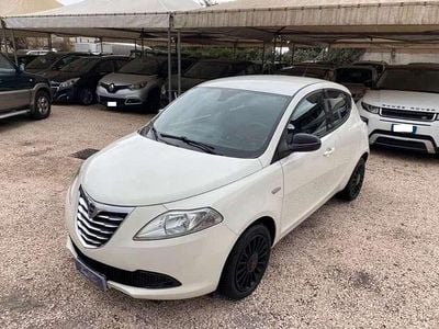 Usata Lancia Ypsilon 69 CV (50 kW) 2013 Bianco Utilitaria