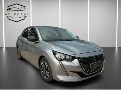 Usata Peugeot 208 Allure 102 CV (75 kW) 2022 Argento Utilitaria