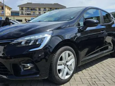 Usata Renault Clio V Zen 91 CV (66 kW) 2021 Etoile' Berlina