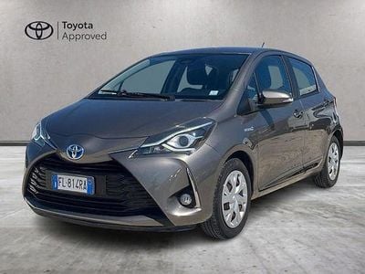 Brugt Toyota Yaris Hybrid Active 101 HK (74 kW) 2017 Grå Sedan