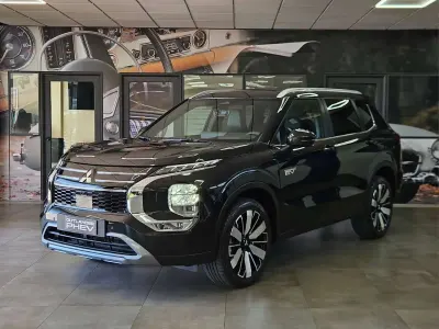 Nuova Mitsubishi Outlander P-HEV 306 CV (225 kW) 2026 Nero SUV