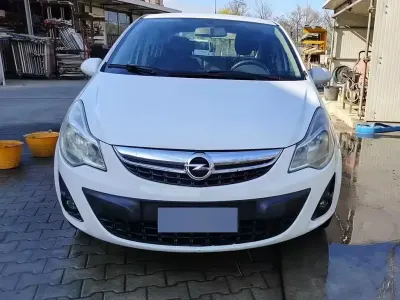 Usata Opel Corsa 85 CV (62 kW) 2013 Bianco Utilitaria