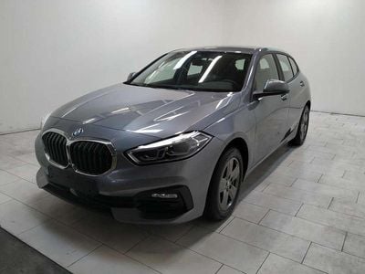 Usata BMW 118 Advantage 140 CV (102 kW) 2022 Grigio pastello Utilitaria