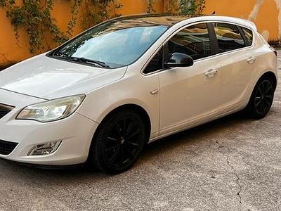 Usata Opel Astra 125 CV (91 kW) 2010 Bianco Utilitaria