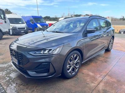 Grigio Usata 2023 Ford Focus ST-Line Station wagon | 17.900 € (Buon prezzo)