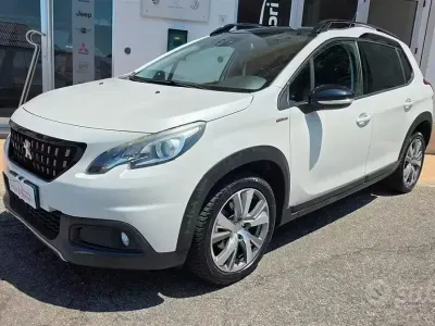 Usata Peugeot 2008 GT-line 110 CV (80 kW) 2016 Bianco SUV