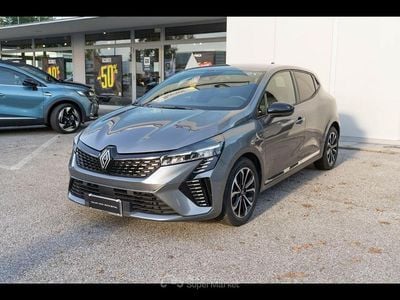 Begagnad Renault Clio V Techno 91 HK (66 kW) 2025 Grå Sedan