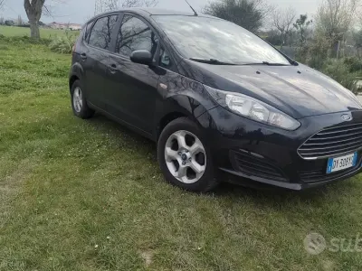 Usata Ford Fiesta 68 CV (50 kW) 2010 Nero Berlina