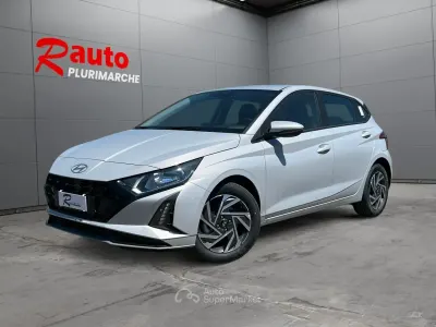 Nuova Hyundai i20 100 CV (73 kW) 2026 Argento Utilitaria