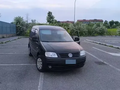 Usata VW Caddy 109 CV (80 kW) 2010 Nero Monovolume