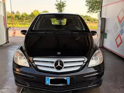 Usata Mercedes B180 109 CV (80 kW) 2006 Nero Monovolume