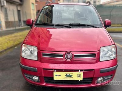 Usata Fiat Panda Emotion 69 CV (50 kW) 2011 Rosso Utilitaria