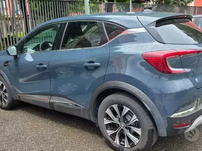 Usata Renault Captur 101 CV (74 kW) 2024 Blu SUV