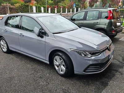 Grigio Usata 2022 VW Golf VIII Life Berlina | 22.000 € (Buon prezzo)
