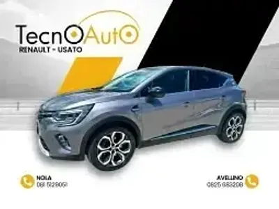 Usata Renault Captur Intens 145 CV (106 kW) 2022 Grigio cassiopea SUV