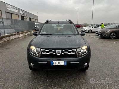 Usata Dacia Duster Lauréate 110 CV (80 kW) 2014 Grigio SUV