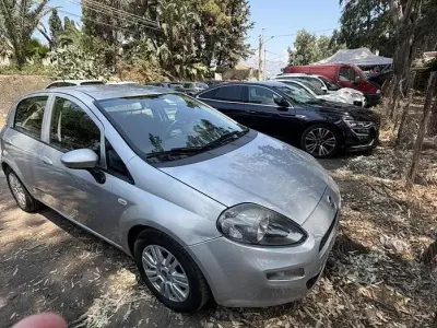 Usata Fiat Punto 95 CV (69 kW) 2017 Grigio Utilitaria