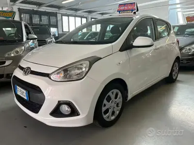 Usata Hyundai i10 Edition 67 CV (49 kW) 2016 Bianco Utilitaria