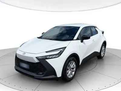 Usata Toyota C-HR Active 98 CV (72 kW) 2024 Bianco SUV