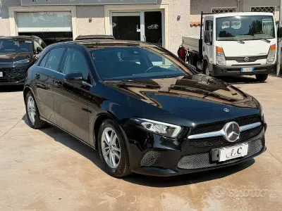 Usata Mercedes A180 116 CV (85 kW) 2019 Nero Berlina