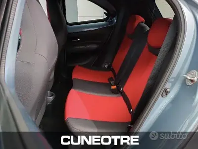 Begagnad Toyota Aygo X Lounge 72 HK (52 kW) 2023 Blå SUV