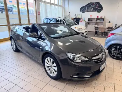 Usata Opel Cascada Cosmo 165 CV (121 kW) 2013 Grigio Cabrio