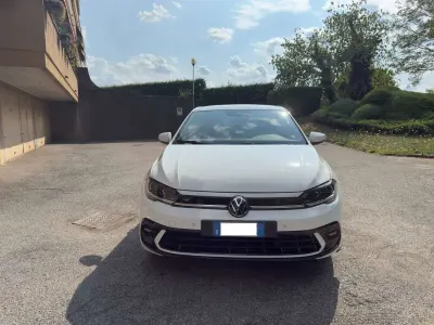 Usata VW Polo R-line 95 CV (69 kW) 2022 Bianco Utilitaria