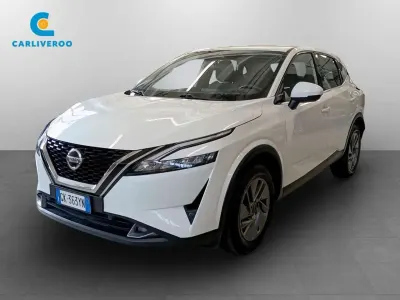 Usata Nissan Qashqai Acenta 140 CV (102 kW) 2022 White pearl brilliant SUV
