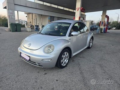 Usata VW New Beetle 101 CV (74 kW) 2003 Grigio Utilitaria
