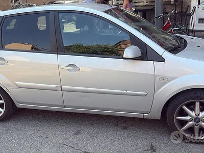 Usata Ford Fiesta 2008 Grigio Utilitaria