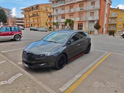 Usata Lancia Delta Gold 120 CV (88 kW) 2013 Grigio Utilitaria