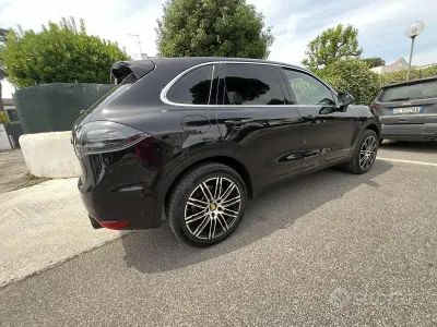 Usata Porsche Cayenne 300 CV (220 kW) 2010 Nero SUV