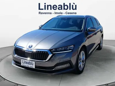 Usata Skoda Octavia Style 110 CV (80 kW) 2023 Grigio metalizzato scuro Station wagon