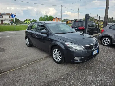 Usata Kia Ceed GT LX 90 CV (66 kW) 2012 Nero Berlina
