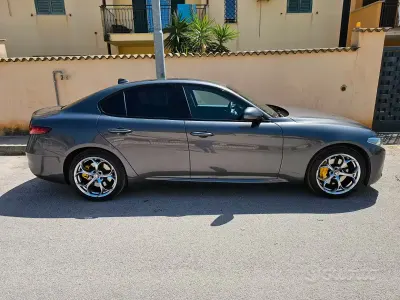 Second-hand Alfa Romeo Giulia Tech Edition 160 CP (117 kW) 2019 Gri Berlinǎ