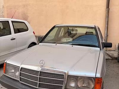 Usata Mercedes 190 122 CV (89 kW) 1989 Grigio Berlina