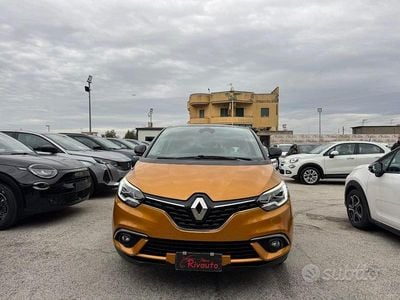 Usata Renault Scénic IV Intens 110 CV (80 kW) 2017 Arancione Monovolume
