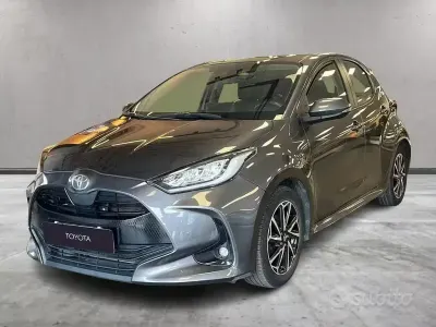 Usata Toyota Yaris Trend 72 CV (52 kW) 2022 Dark grey met Utilitaria