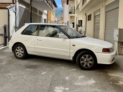 Usata Mazda 323 163 CV (119 kW) 1993 Bianco Berlina