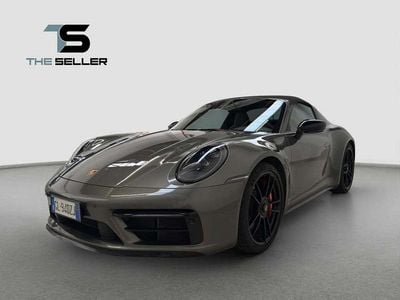 Usata Porsche 911 Targa 4 480 CV (353 kW) 2022 Aventurine green metallic Cabrio