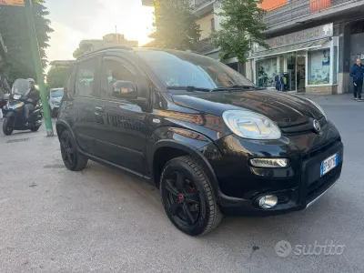 Usata Fiat Panda 4x4 S 75 CV (55 kW) 2015 Nero Utilitaria