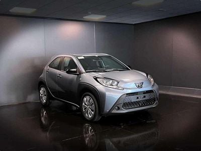 Bianco pastello Nuova 2025 Toyota Aygo X Active SUV | 15.490 € (Buon prezzo)