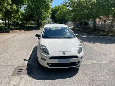 Usata Fiat Grande Punto 77 CV (56 kW) 2017 Bianco Utilitaria