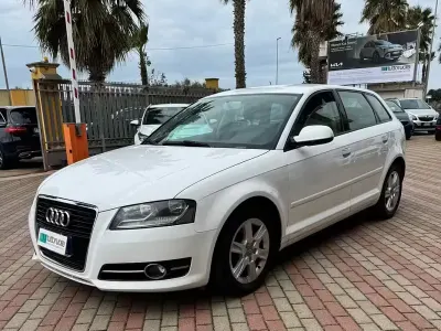 Begagnad Audi A3 Ambition 90 HK (66 kW) 2012 Vit Halvkombi