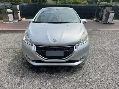 Usata Peugeot 208 82 CV (60 kW) 2012 Grigio Utilitaria